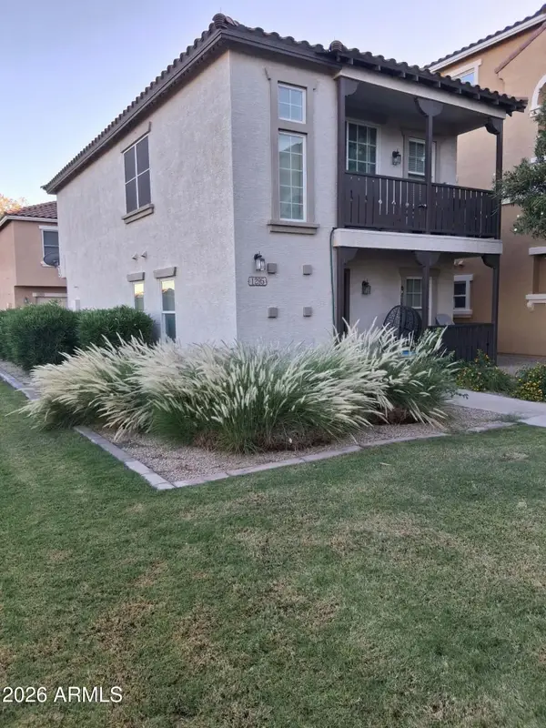 1295 S Owl Drive, Gilbert, AZ 85296