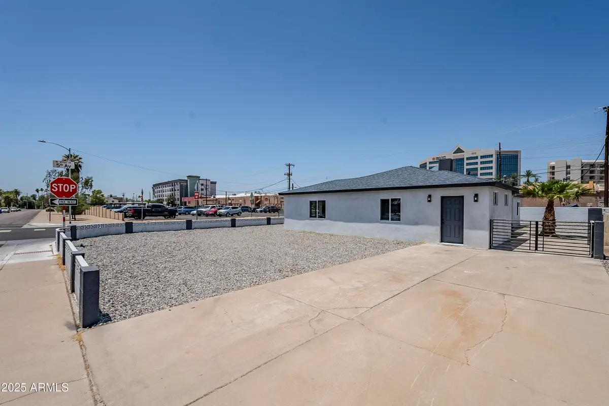 346 W Edgemont Avenue, Phoenix, AZ 85003 - #1