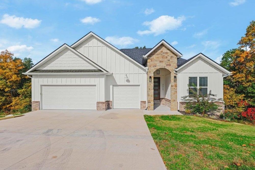 2065 Collins Drive, Pea Ridge, AR 72751 BHGRE