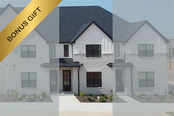 3058 W Berkeley Avenue, Rogers, AR 72758