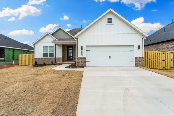 1904 Edwards Street, Pea Ridge, AR 72751