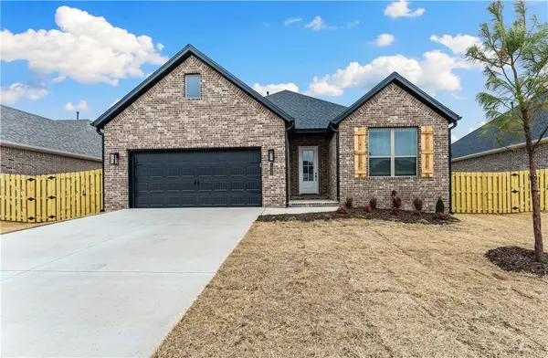 1906 S Edwards Street, Pea Ridge, AR 72751