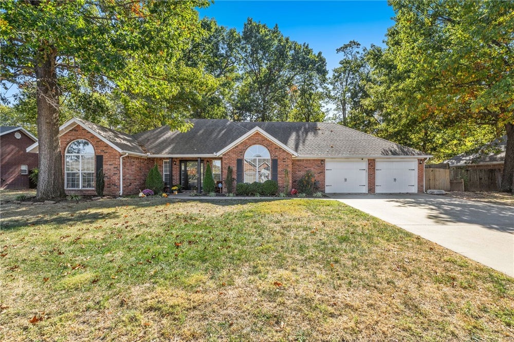 601 Shady Acres Lane, Prairie Grove, AR 72753 BHGRE