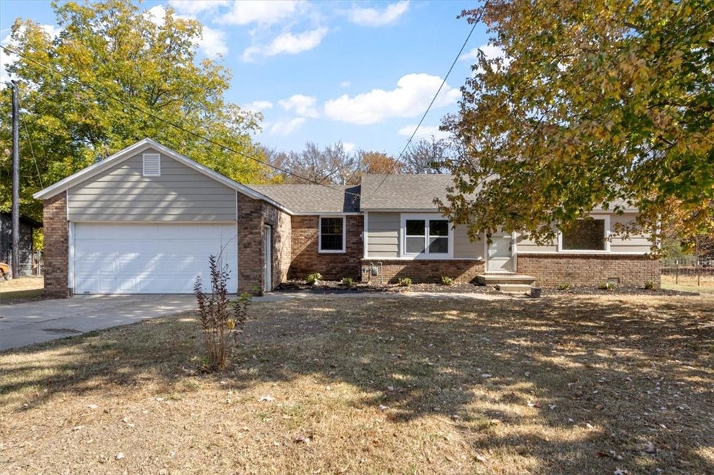 1214 Lake Sequoyah Drive, Fayetteville, AR 72701 BHGRE