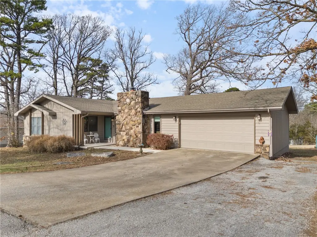 13 La Quinta Loop, Holiday Island, AR 72631 - Image #1