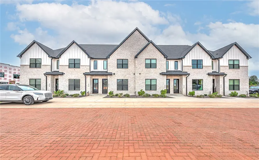 3054 W Berkeley Avenue, Rogers, AR 72758 - Image #2