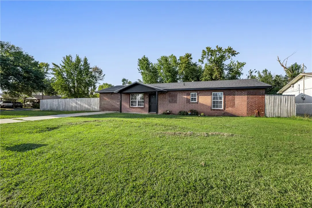 1413 W Bishop Drive, Rogers, AR 72756 - Image #1