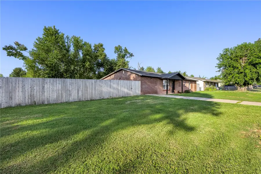 1413 W Bishop Drive, Rogers, AR 72756 - Image #2