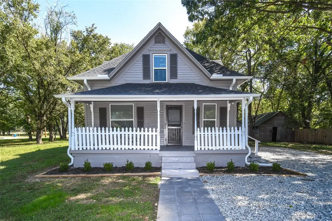 316 N Mckinnon Avenue, Gentry, AR 72734 - Image #1