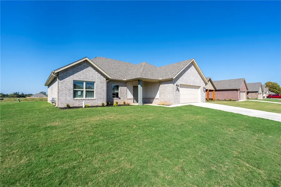 135 N Banner Avenue, Farmington, AR 72730 - Image #2