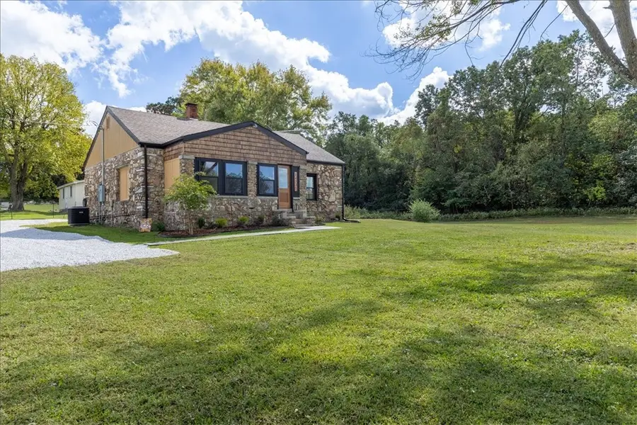 14735 Monark Drive, Neosho, MO 64850 - Image #2