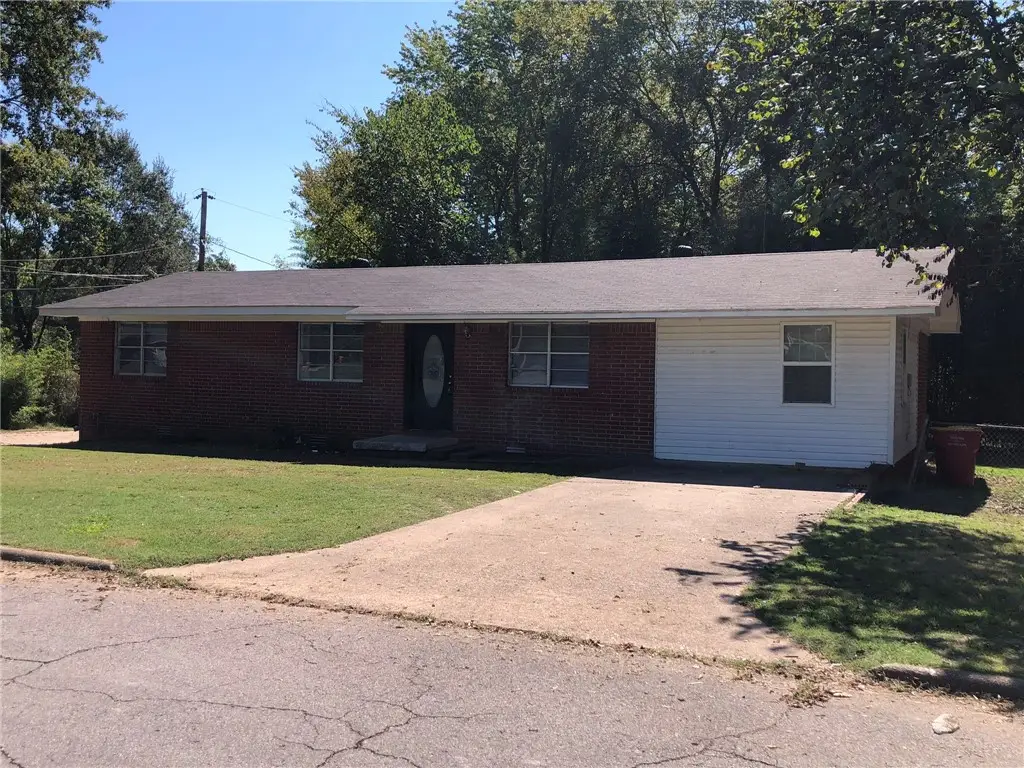 805 W Elm, Morrilton, AR 72110 - Image #1