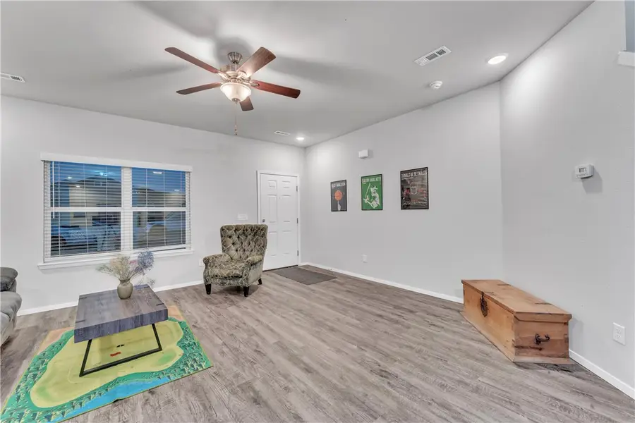 973 E Sparrow Circle, Fayetteville, AR 72701 - Image #3