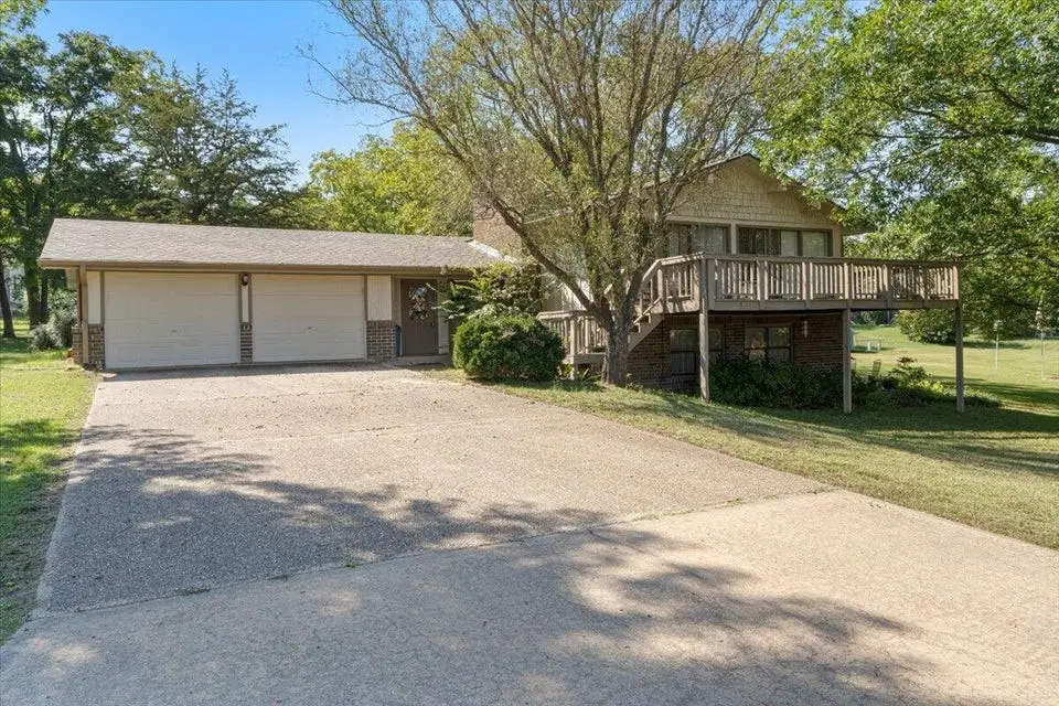 421 Lakewood Drive, Noel, MO 64854 - Image #1