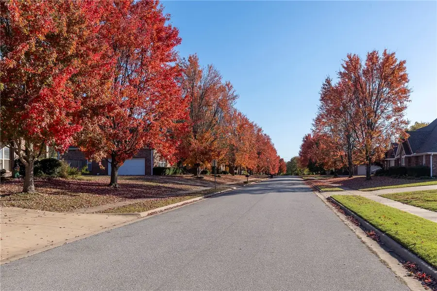 2331 N Hidden Creek Drive, Fayetteville, AR 72704 - Image #2