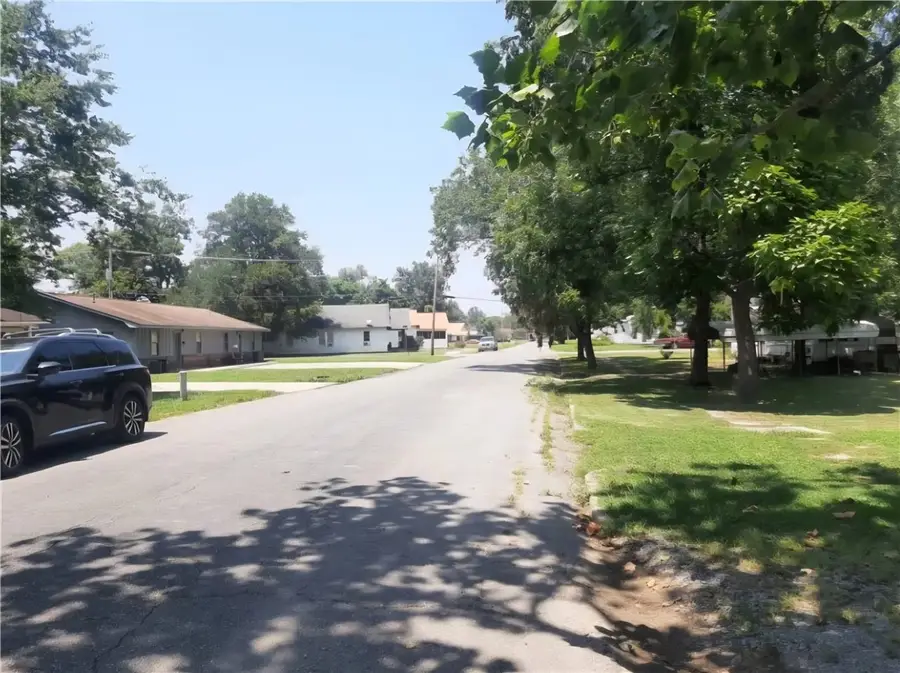 309 S 5th Street, McGehee, AR 71654 - Image #2