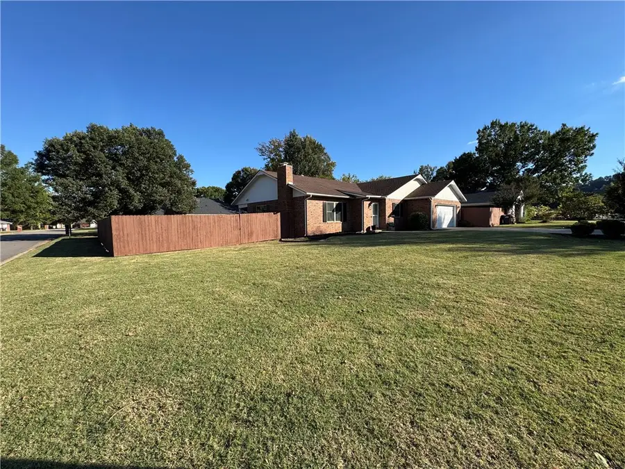 1001 S Seattle Avenue, Russellville, AR 72801 - Image #3