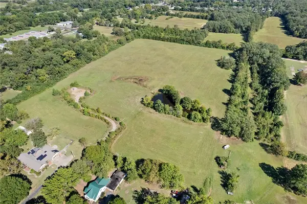 702 S Division Street, Lavaca, AR 72941