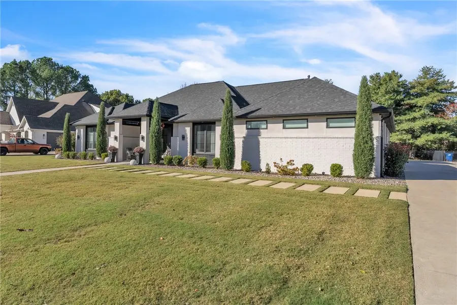 24 S Windsor Drive, Rogers, AR 72758 - Image #2