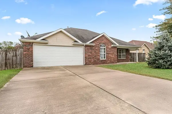 656 Woodland Street, Centerton, AR 72719