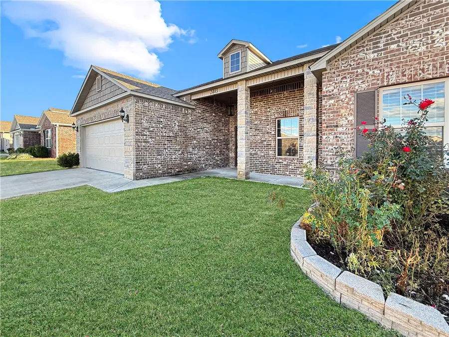 2403 Maplewood Drive, Lowell, AR 72745 - Image #2