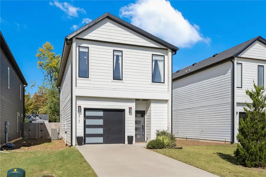 217 W Birch Street, Rogers, AR 72756 - Image #2