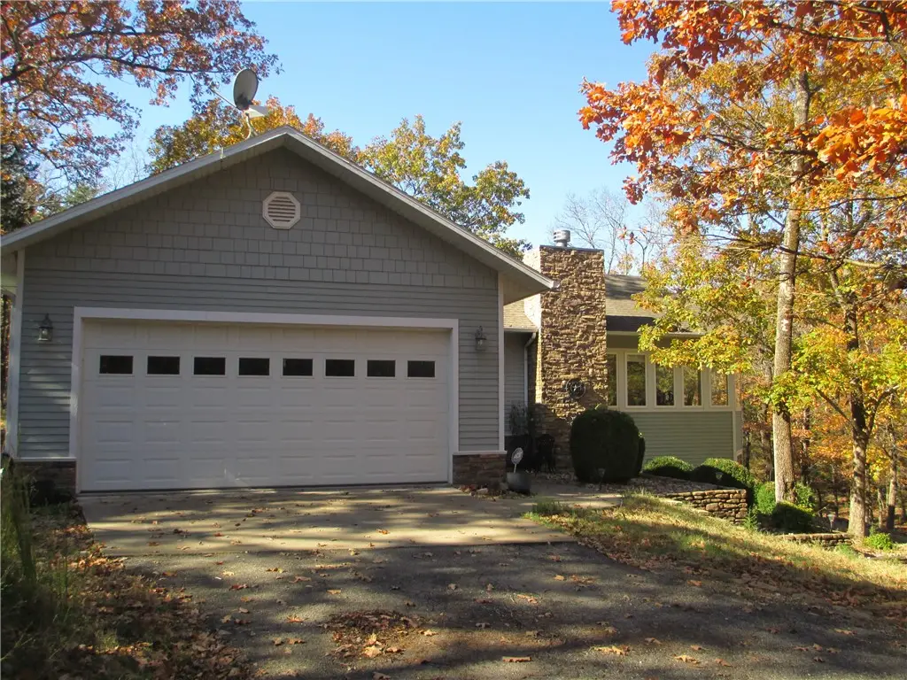 8 Hickory Circle, Holiday Island, AR 72631 - Image #1