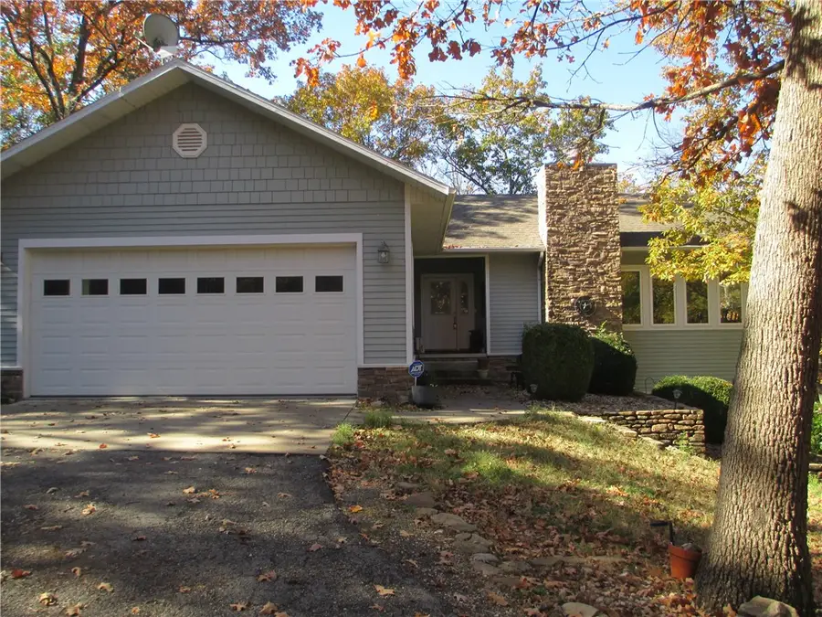 8 Hickory Circle, Holiday Island, AR 72631 - Image #2