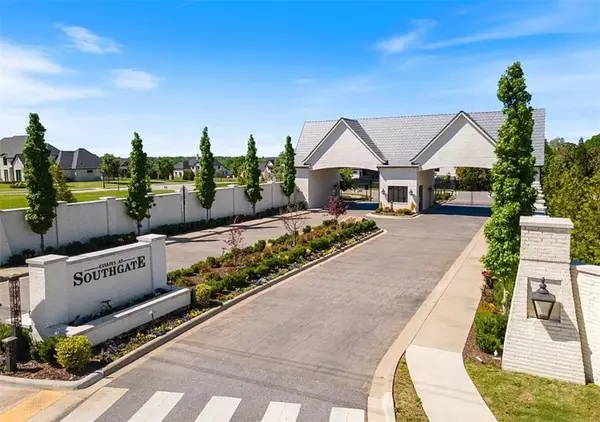 4805 S Southgate Estates Circle, Rogers, AR 72758