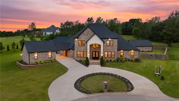 5104 S Haxton Circle, Bentonville, AR 72713