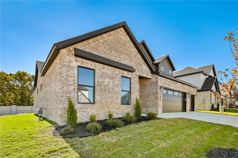 1811 Peacock Road, Centerton, AR 72719 - Image #2