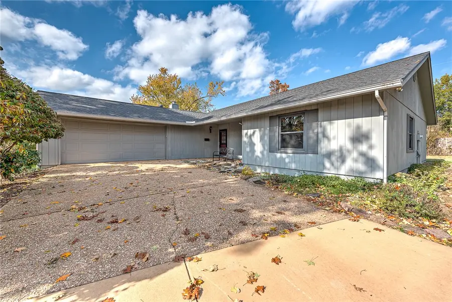 1217 W Countrywood Circle, Rogers, AR 72756 - Image #2