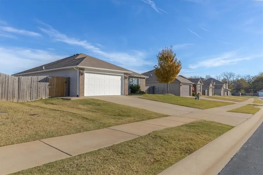 2308 Hickory Wood Avenue, Lowell, AR 72745 - Image #3