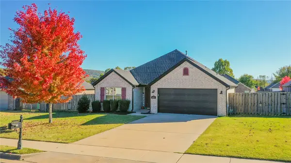 477 La Riata Street, Farmington, AR 72730