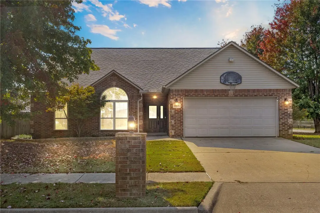 1813 SW Pine Avenue, Bentonville, AR 72713 - Image #1