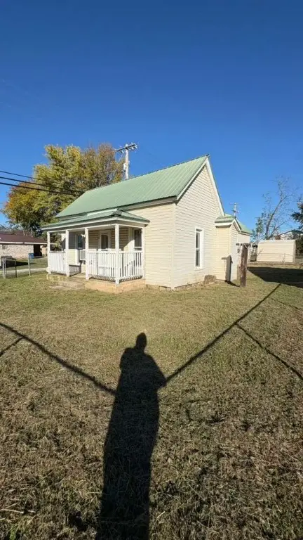 104 Giles Avenue, Gentry, AR 72734 - Image #2