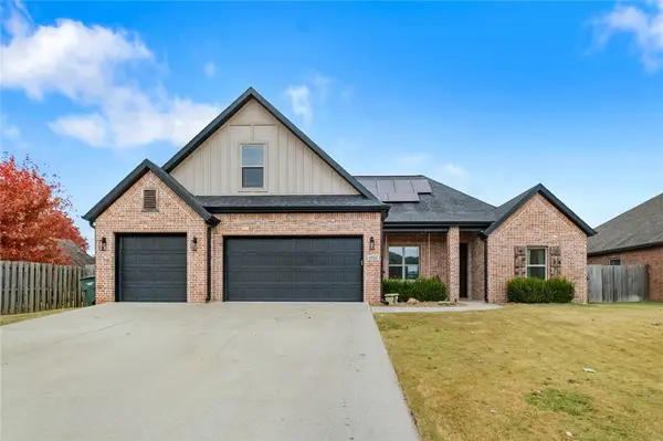 4222 E Troon Drive, Fayetteville, AR 72701