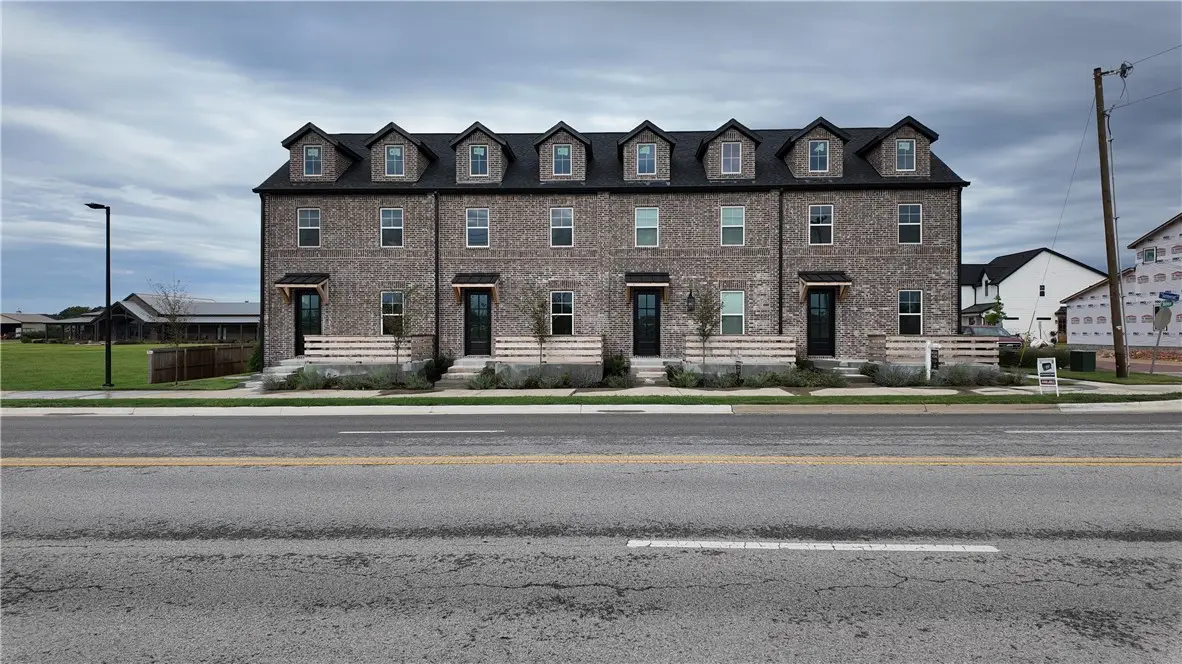 5912, 5916, 5918 S Bellview Road, Rogers, AR 72758 - Image #1