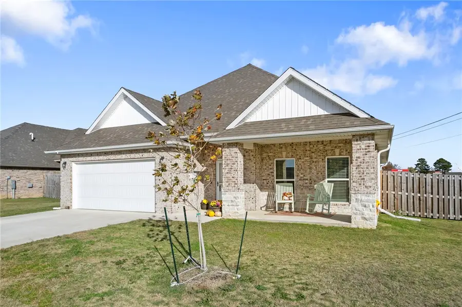 102 Manfield Avenue, Pea Ridge, AR 72751 - Image #2