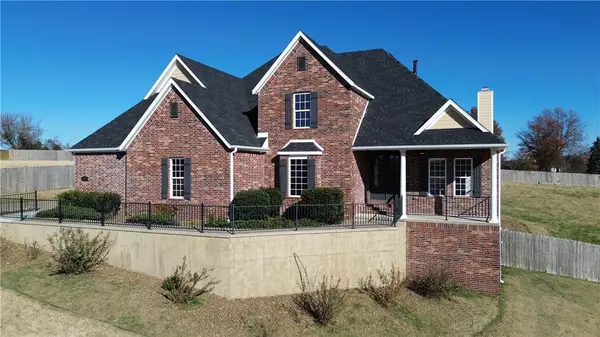 294 Arlington Way, Tontitown, AR 72762