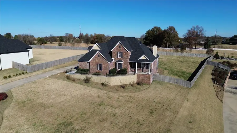 294 Arlington Way, Tontitown, AR 72762 - Image #2