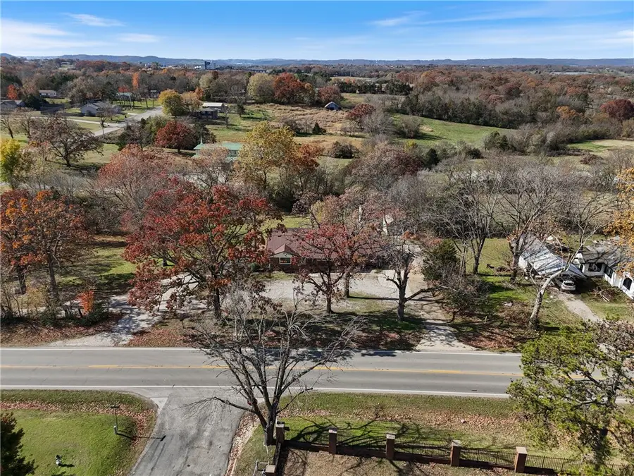 1502 N Springfield Street, Berryville, AR 72616 - Image #2