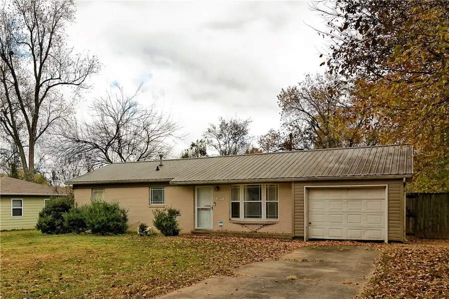 2207 Sycamore Place, Springdale, AR 72762 - Image #2