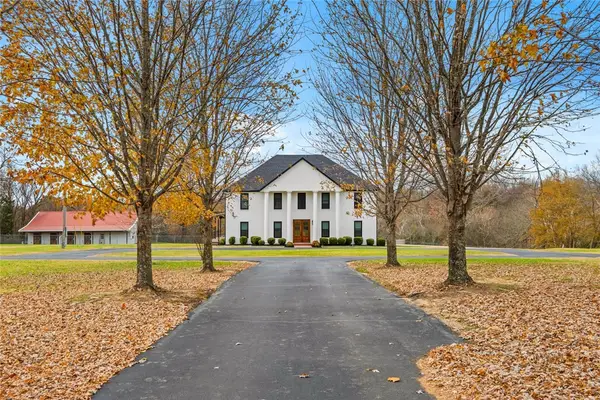 694 E Bowen Boulevard, Fayetteville, AR 72703