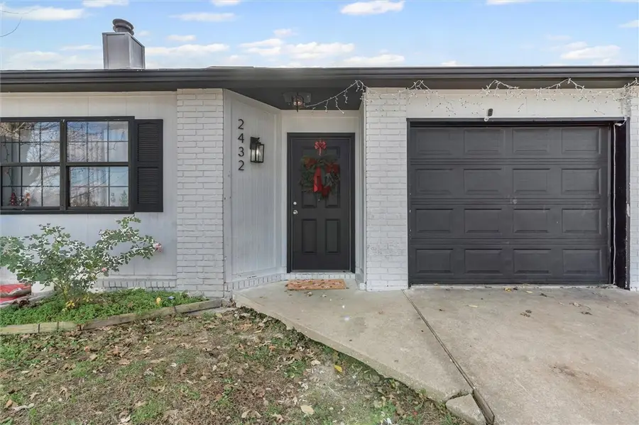 2432 & 2434 W Magnolia Street, Rogers, AR 72758 - Image #2