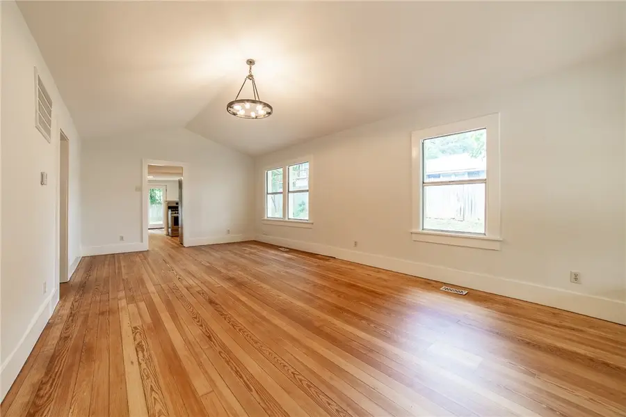 325 S Washington Avenue, Fayetteville, AR 72701 - Image #3