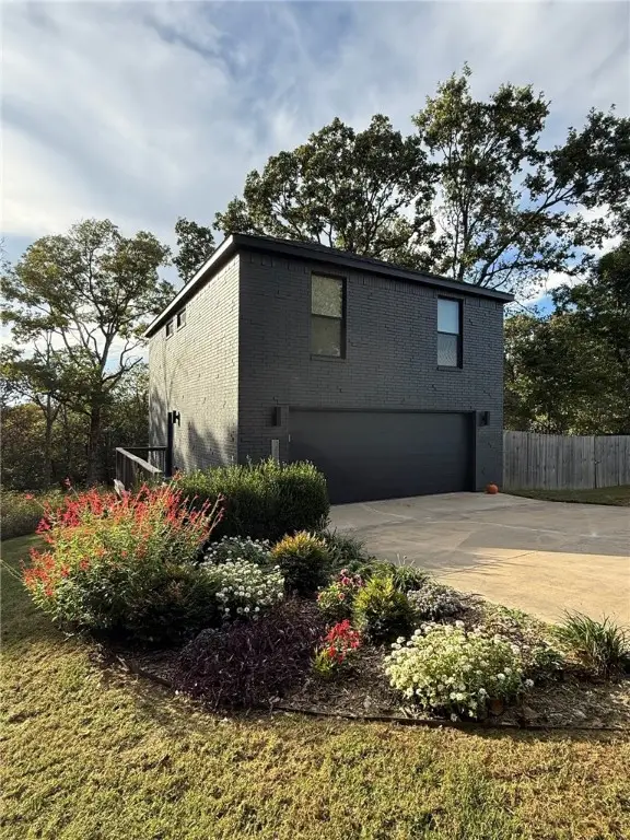 18864 Lake Sequoyah Road, Fayetteville, AR 72701 - Image #1