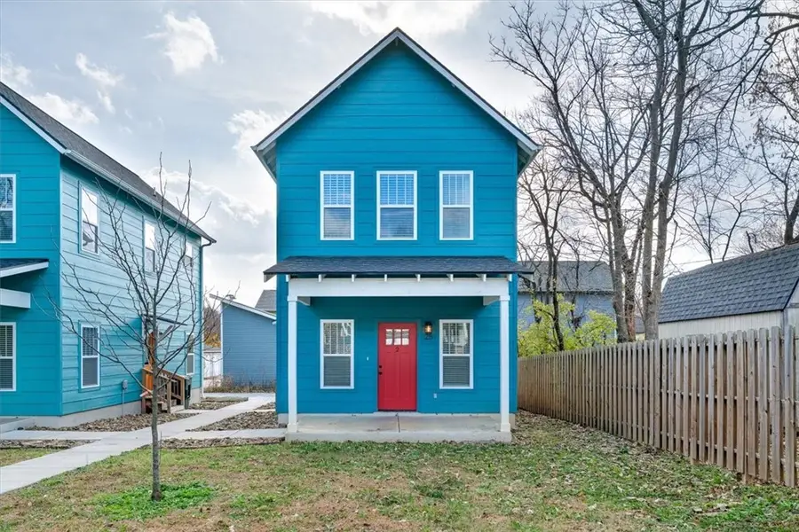 25 W 5th Street, Fayetteville, AR 72701 - #2