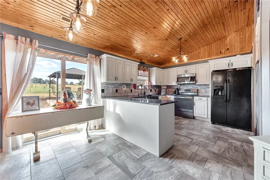 18702 Clear Water Road, Fayetteville, AR 72704 - Image #2