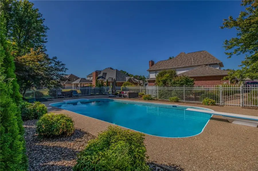 21 S Windsor Drive, Rogers, AR 72758 - Image #2